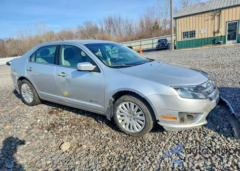 2012 Ford Fusion Hybrid z USA, uszkodzony, nr VIN 3FADP0L33CR242522